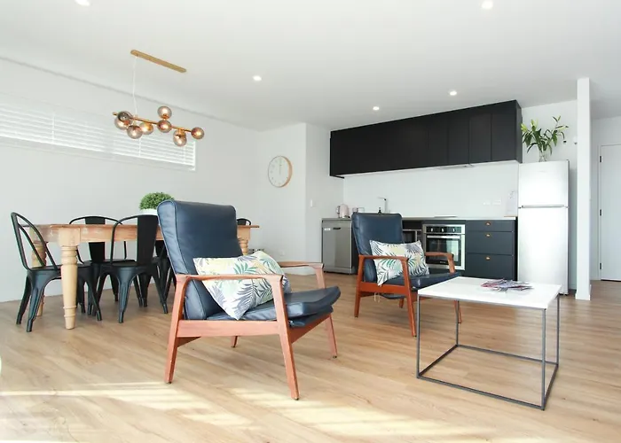3 - Sunny Brand New House Hébergement de vacances *